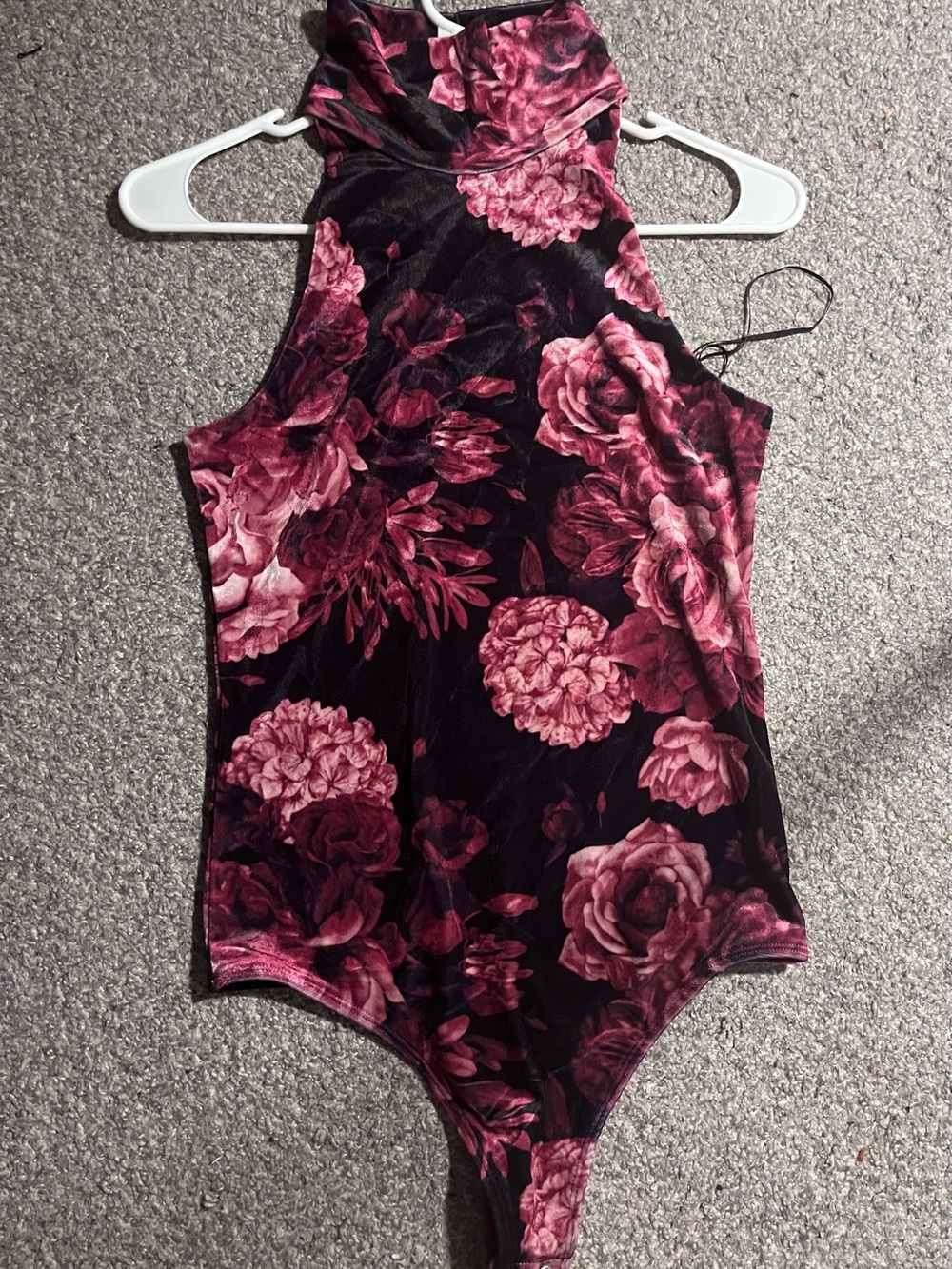 Express Rose Print Mock Neck Sleeveless Bodysuit - Black & Dark Pink